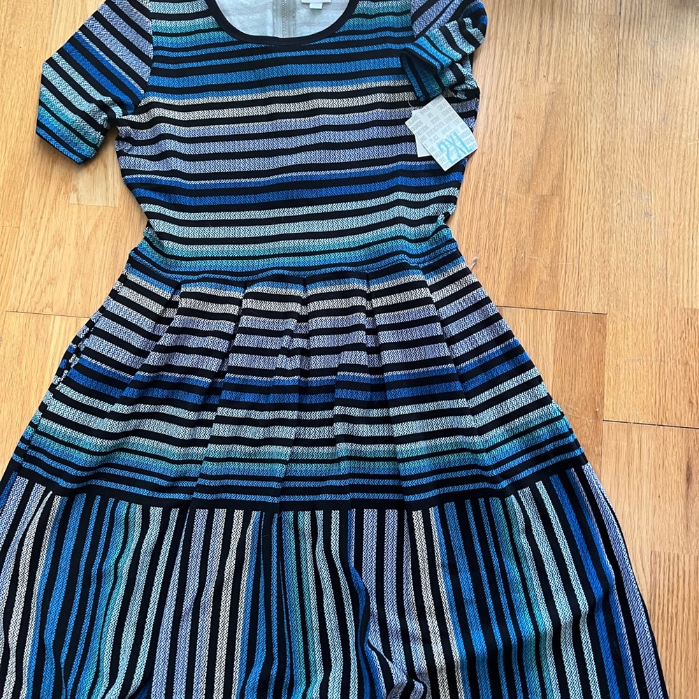 Lularoe Amelia 2X - NWT blue stripes